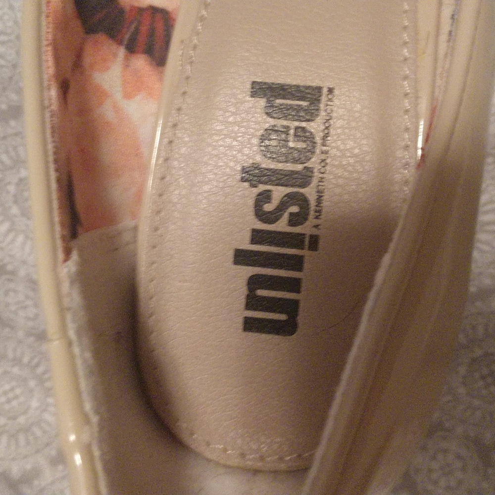 Nude Patent Peep-Toe Pumps Sz 7½ - Picture 4 of 8